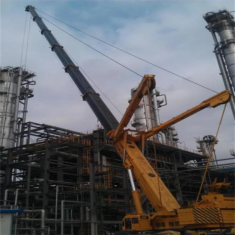 张湾吊板房的吊车