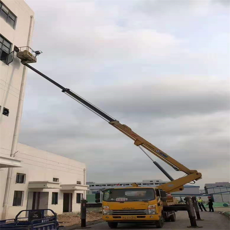 张湾哪里有小型吊车出租的